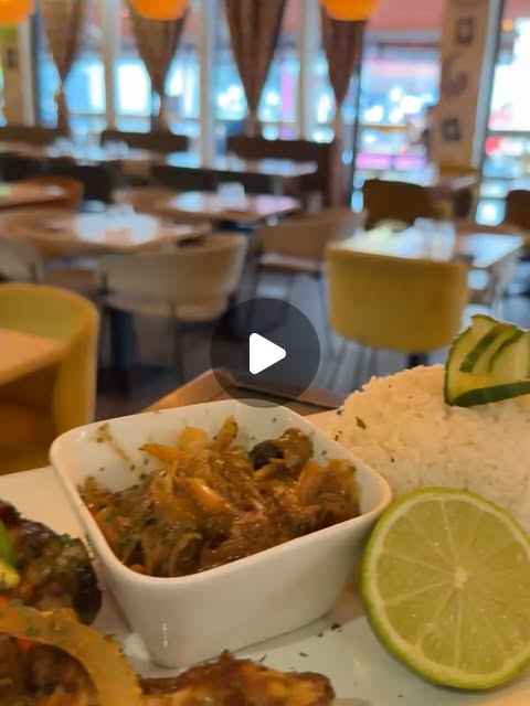 Yassa Poulet avec riz et citron